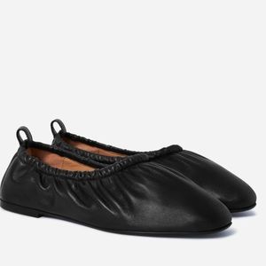 Everlane Scrunch Flat